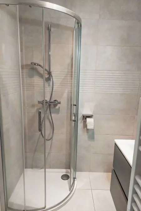 Studio rénové Ormarine, 300 m de la plage : photo 11