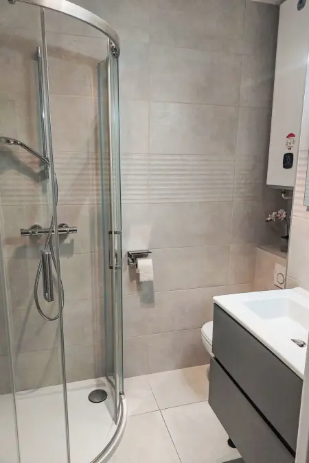Studio rénové Ormarine, 300 m de la plage : photo 12