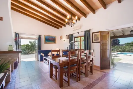 Villa en pierre avec piscine privée à Pollença : photo 3