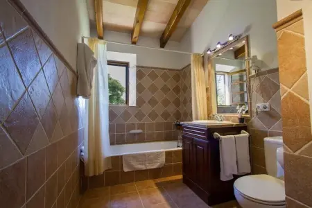 Villa en pierre avec piscine privée à Pollença : photo 15