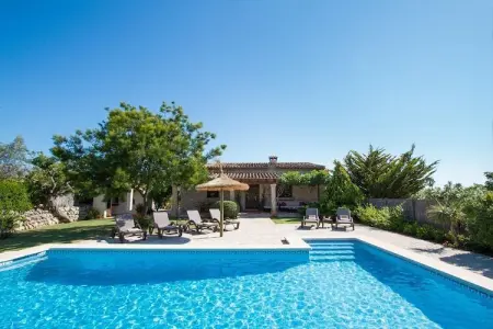Villa en pierre avec piscine privée à Pollença : photo 17