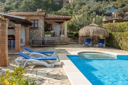 Villa en pierre avec piscine privée à Pollença : photo 11