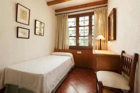 Villa en pierre avec piscine privée à Pollença : photo 12