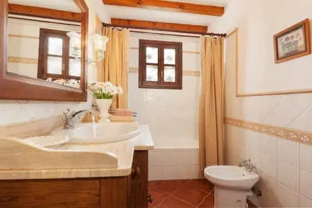 Villa en pierre avec piscine privée à Pollença : photo 13