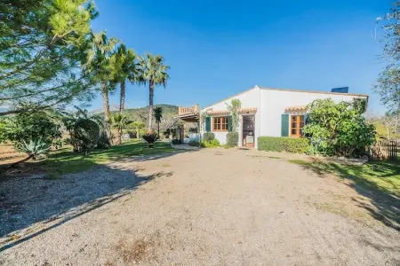 Villa Santuiri à Pollença : piscine, jardin et montagnes : photo 1
