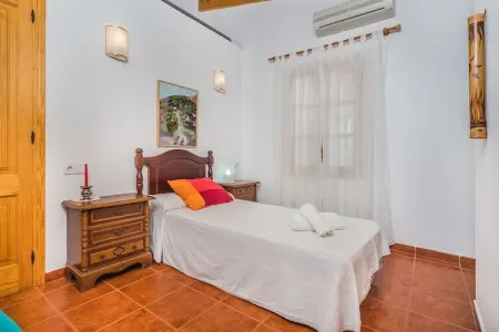 Villa Santuiri à Pollença : piscine, jardin et montagnes : photo 15