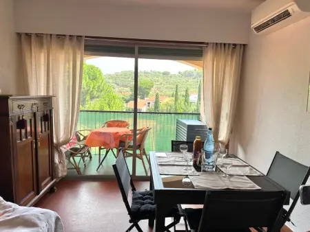 T2 avec terrasse et clim à 5 min de la plage : photo 4