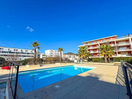 T2 avec piscine et 2 balcons au Lavandou : photo 3