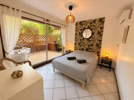 Appartement climatisé, terrasses, piscine à Bormes : photo 1