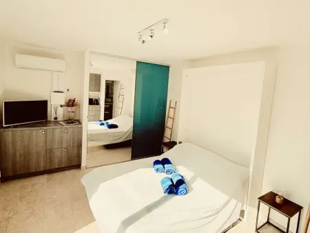 Haut de villa avec piscine et clim - 10 pers., Villa 10 personnes à Bormes les Mimosas - Photo 14