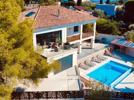 Haut de villa avec piscine et clim - 10 pers., Villa 10 personnes à Bormes les Mimosas - Photo 20