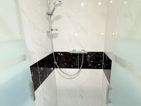 Haut de villa avec piscine et clim - 10 pers., Villa 10 personnes à Bormes les Mimosas - Photo 33