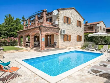 Villa Orlene avec piscine privée à Vodnjan : photo 1