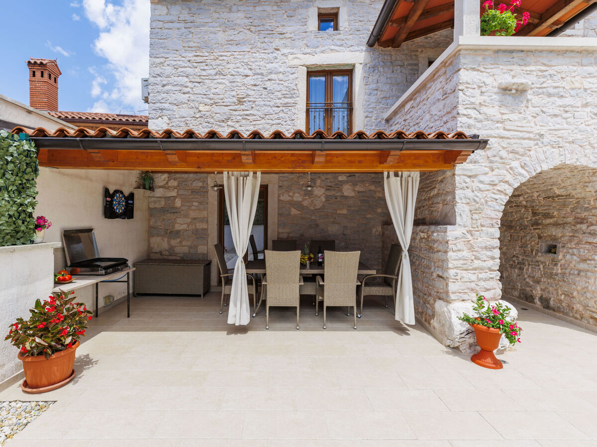Maison Trošti : piscine privée et jardin à Barban - Photo 7