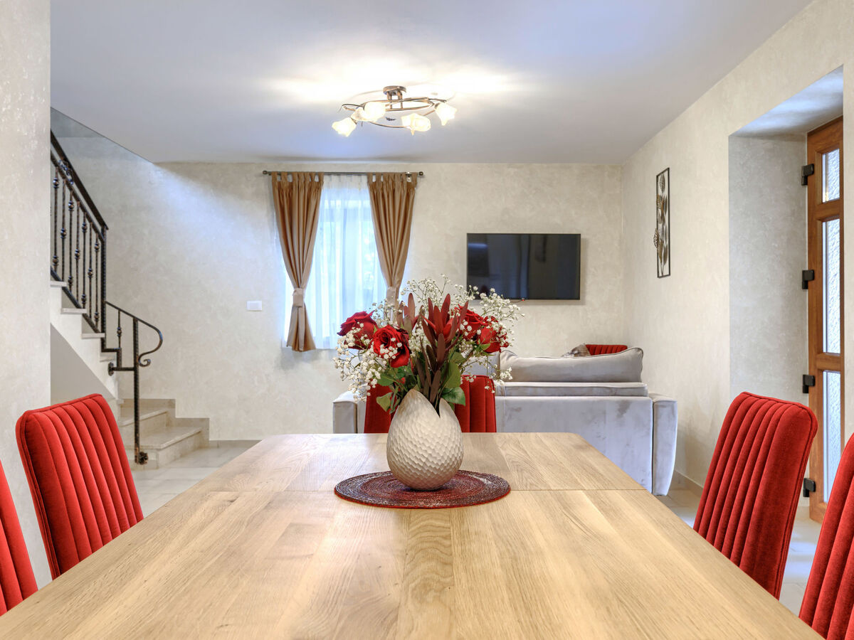 Maison Trošti : piscine privée et jardin à Barban - Photo 12