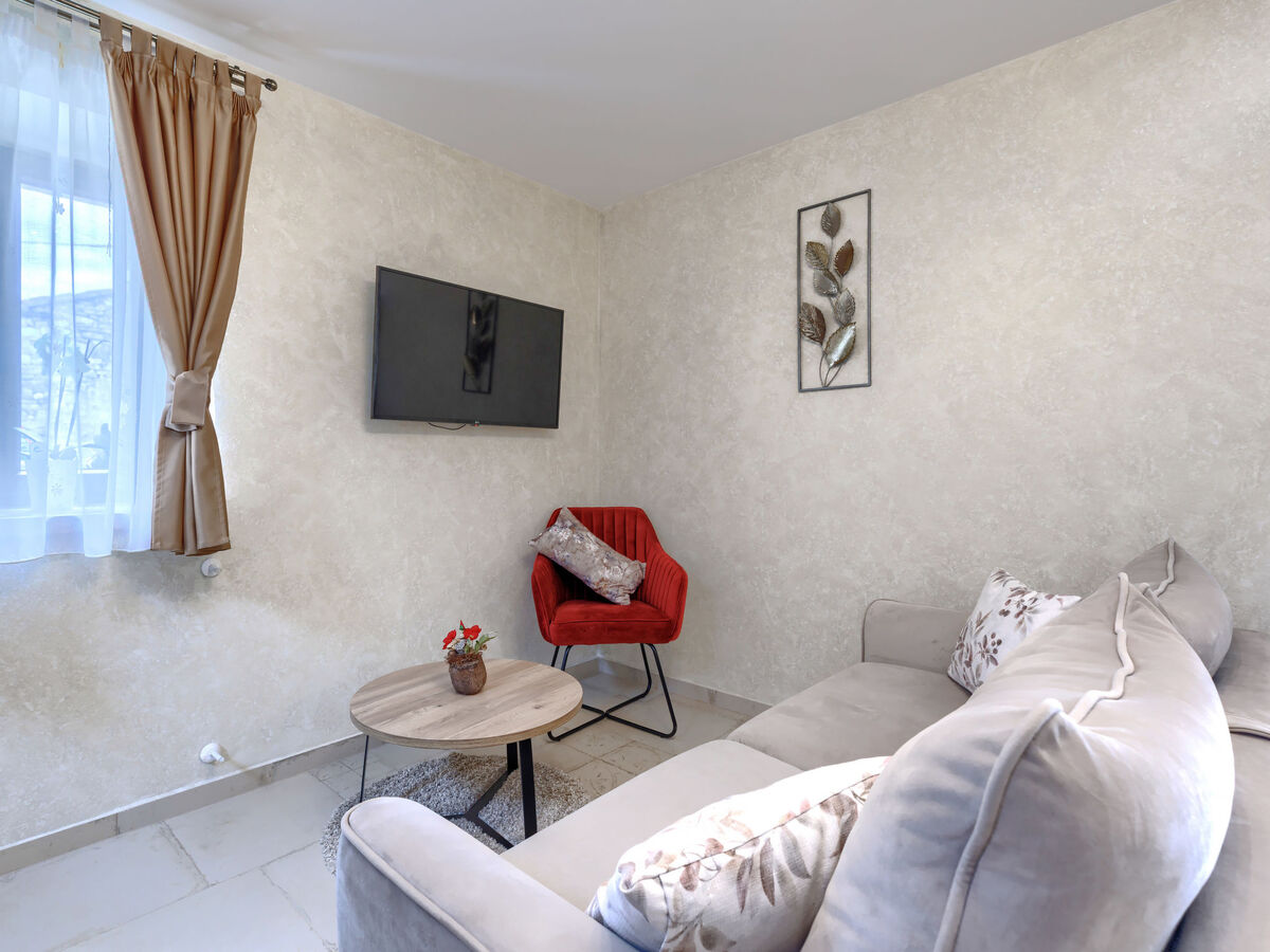 Maison Trošti : piscine privée et jardin à Barban - Photo 13