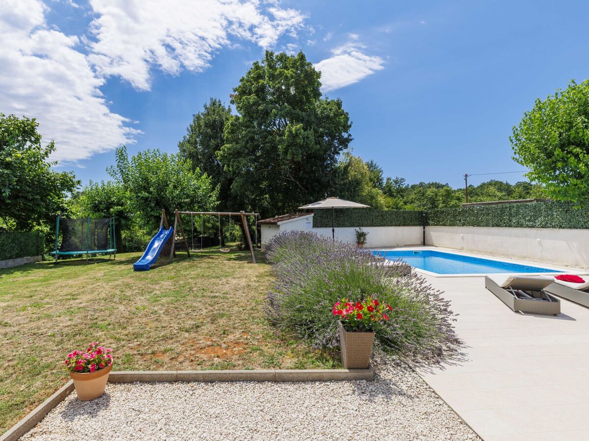 Maison Trošti : piscine privée et jardin à Barban - Photo 22