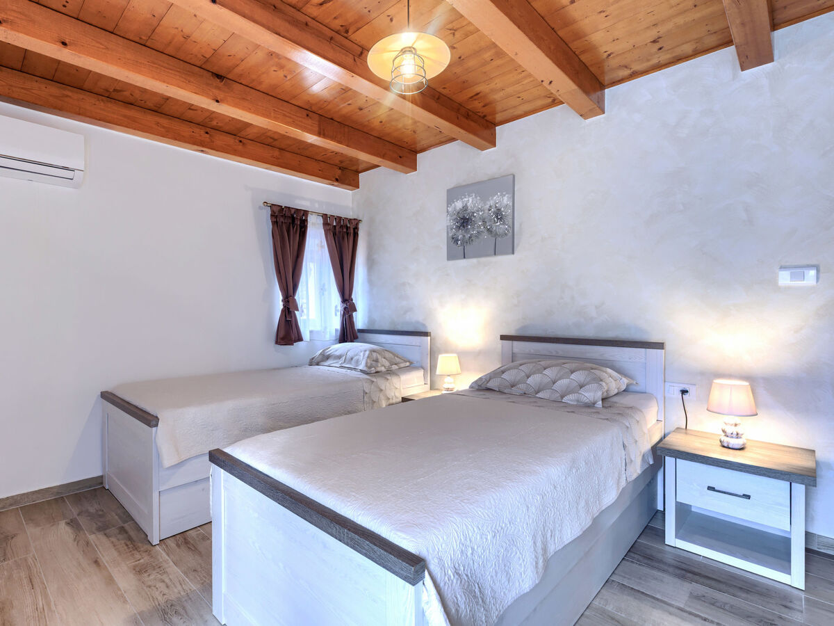 Maison Trošti : piscine privée et jardin à Barban - Photo 30