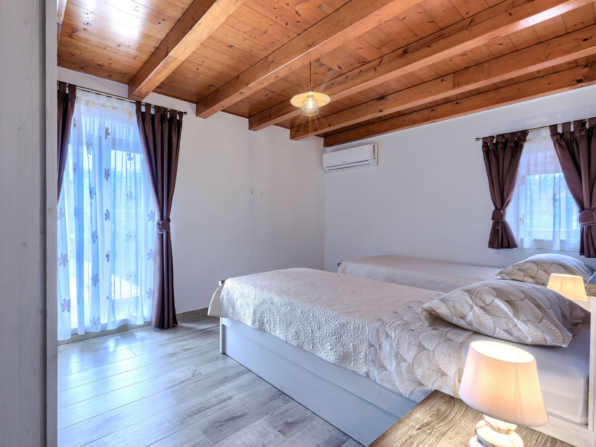 Maison Trošti : piscine privée et jardin à Barban - Photo 31