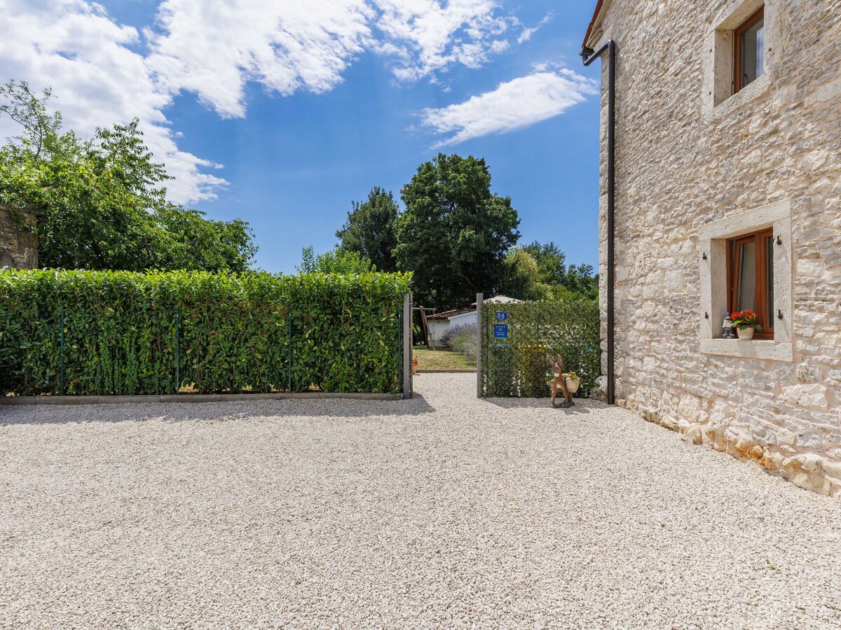Maison Trošti : piscine privée et jardin à Barban - Photo 40