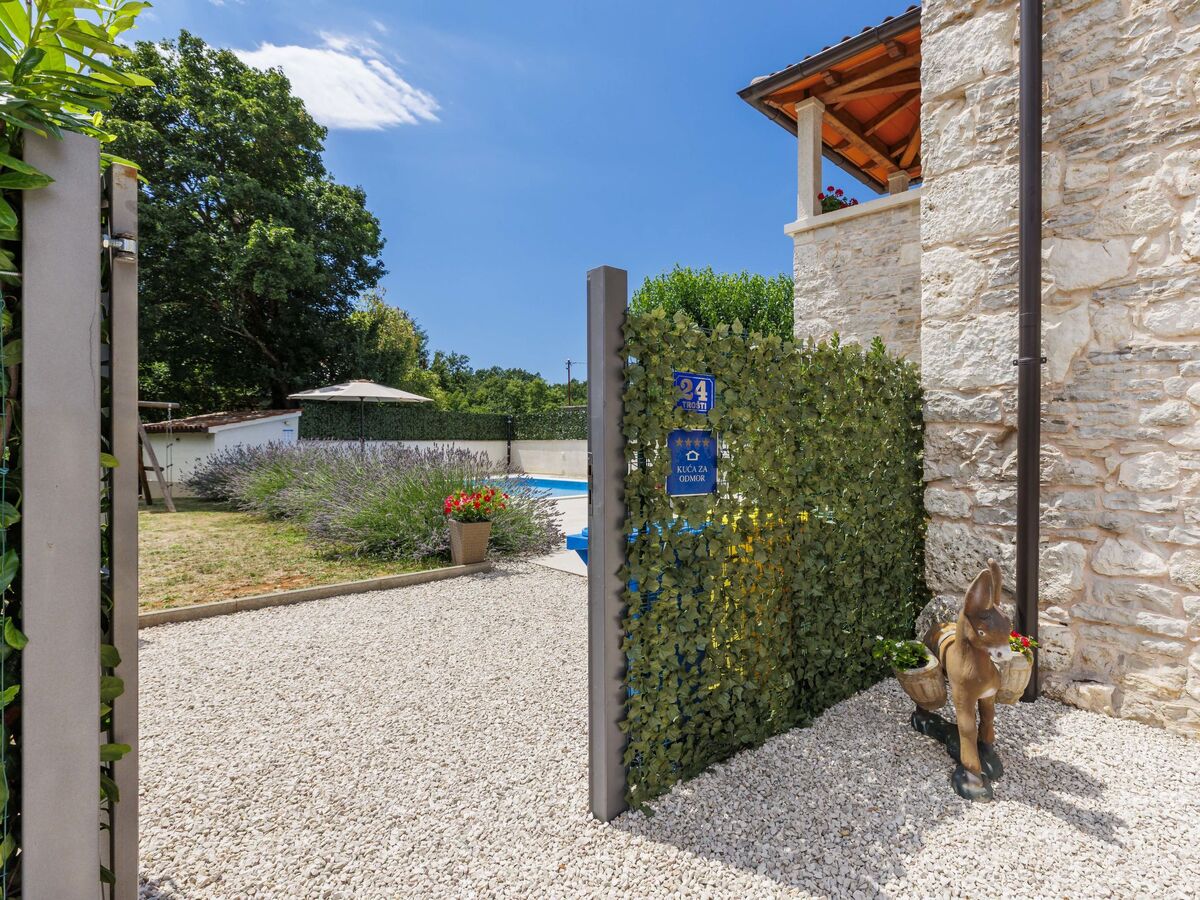 Maison Trošti : piscine privée et jardin à Barban - Photo 41