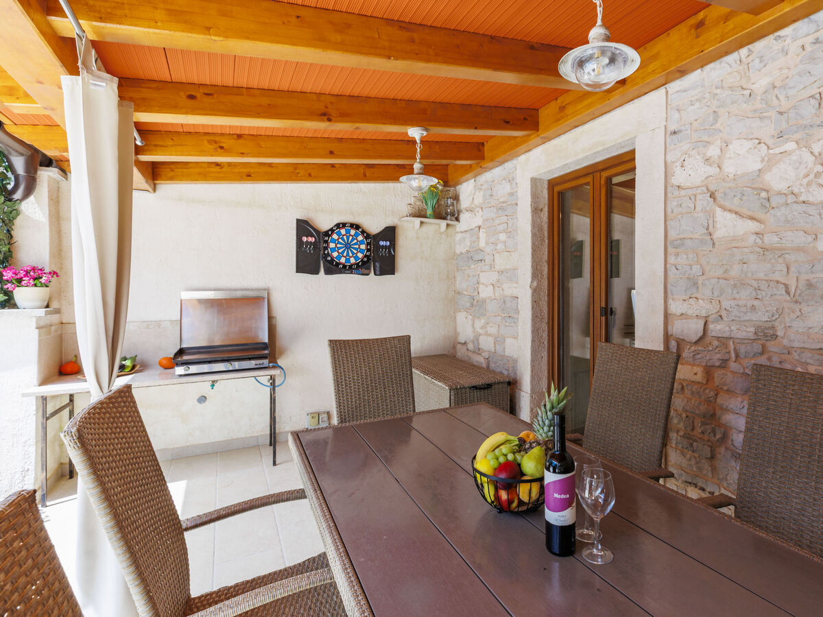 Maison Trošti : piscine privée et jardin à Barban - Photo 47