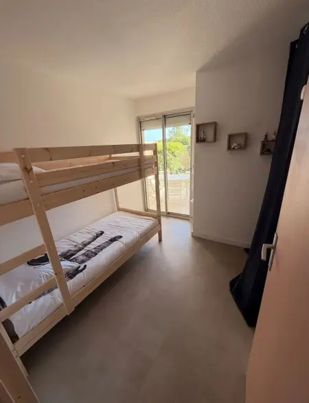Appartement 56 m² à Saint-Cyprien, jardin clos et accès plage : photo 4
