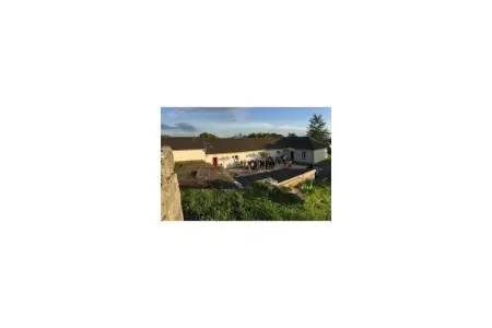 Maison Marulaz à Fontaine, vue Jura et terrasse : photo 3