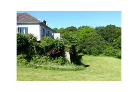 Maison Marulaz à Fontaine, vue Jura et terrasse : photo 6