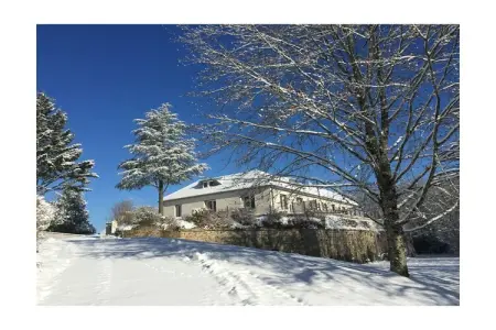 Maison Marulaz à Fontaine, vue Jura et terrasse : photo 8