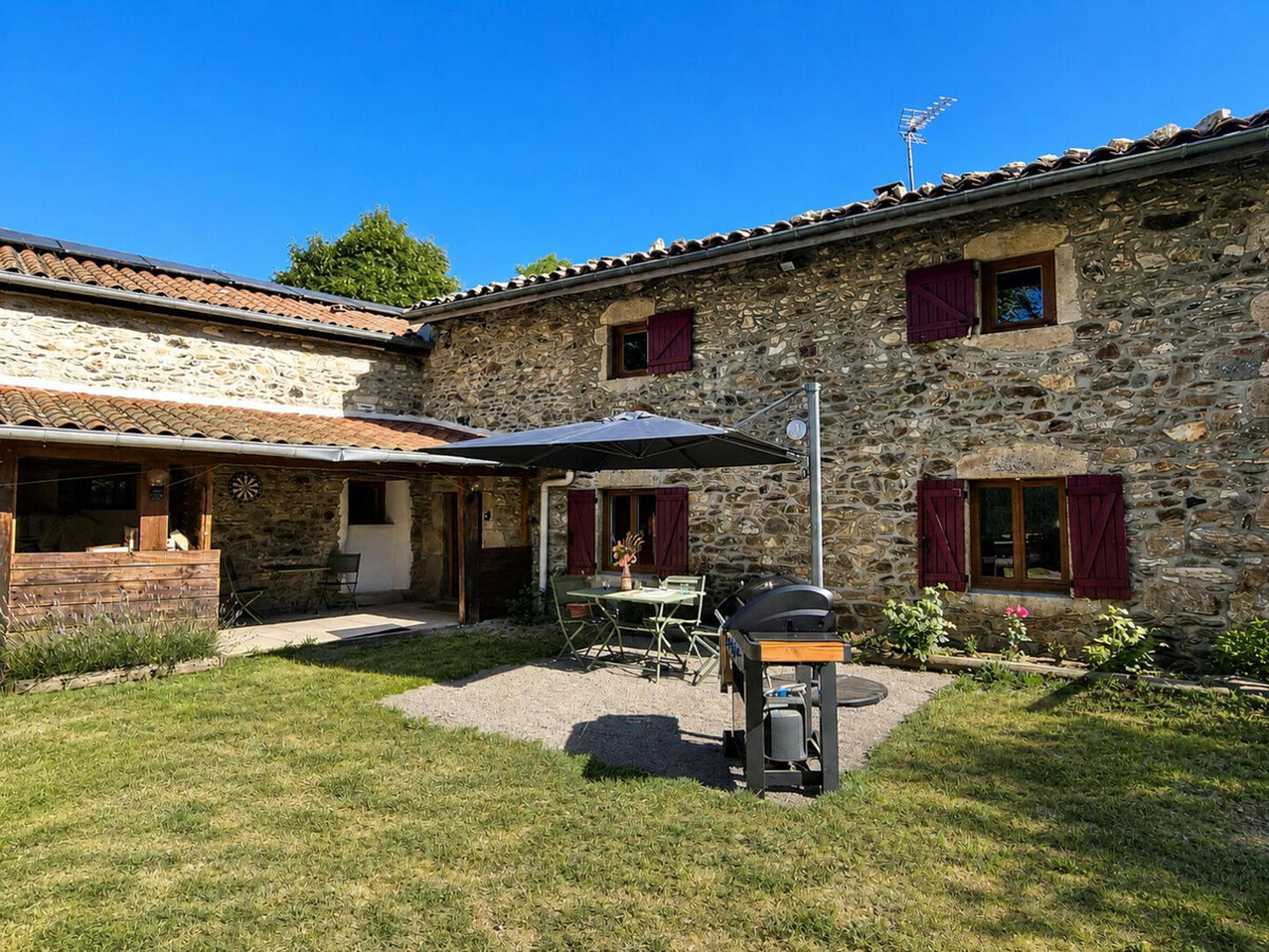 Gîte pierre typique du Forez, 6 pers., animaux acceptés - Photo 1