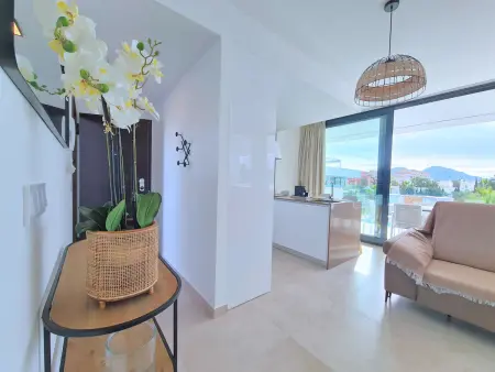 Appartement Kristal avec vue mer et piscine : photo 7
