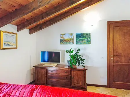 Annika – Appartement 2 pièces avec piscine à Cocquio Trevisago : photo 8