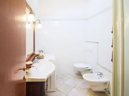 Annika – Appartement 2 pièces avec piscine à Cocquio Trevisago : photo 15