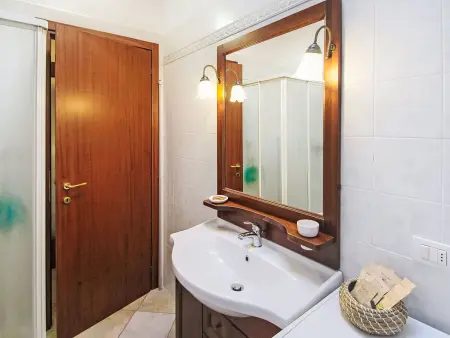 Annika – Appartement 2 pièces avec piscine à Cocquio Trevisago : photo 16