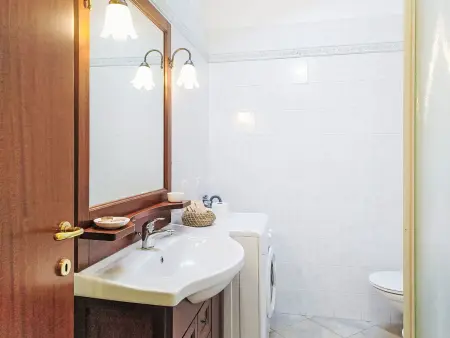 Annika – Appartement 2 pièces avec piscine à Cocquio Trevisago : photo 17