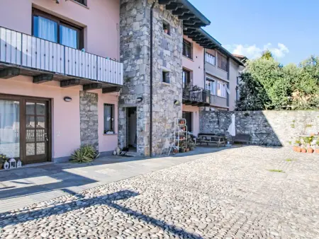 Annika – Appartement 2 pièces avec piscine à Cocquio Trevisago : photo 19