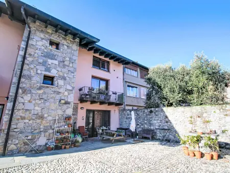Annika – Appartement 2 pièces avec piscine à Cocquio Trevisago : photo 20