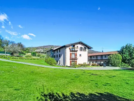 Annika – Appartement 2 pièces avec piscine à Cocquio Trevisago : photo 25