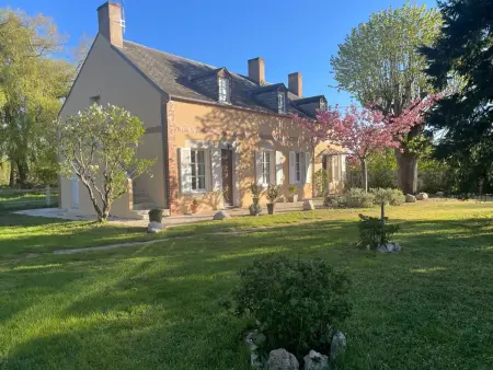 Location gite à Brinay, Maison de campagne authentique - Fosse
