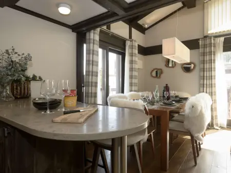 Duplex 8 pers. avec cheminée, centre Courchevel 1650 : photo 5