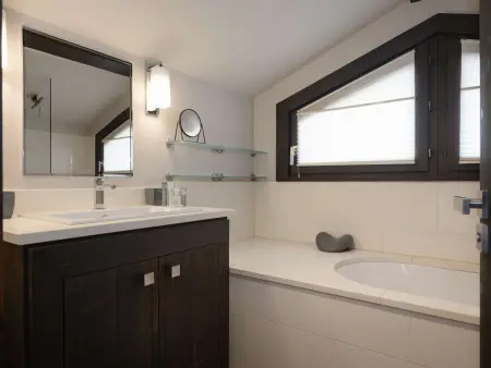 Duplex 8 pers. avec cheminée, centre Courchevel 1650 : photo 12