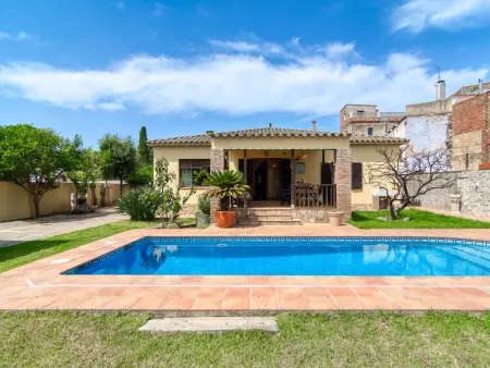 Maison Sunrise avec piscine à Vilajuiga : photo 1