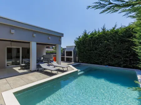 Maison 8 personnes avec piscine privée à Šišan : photo 6