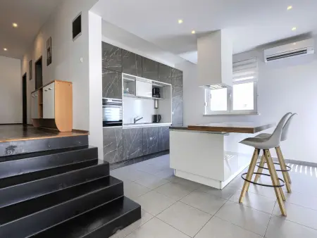 Maison 8 personnes avec piscine privée à Šišan : photo 12