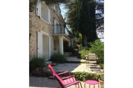 Location maison à Nyons, Appartement de vacances à Nyons avec piscine