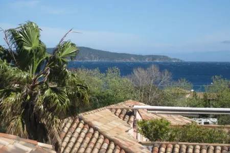 Appartement Cavalaire-sur-Mer, terrasse vue mer : photo 4