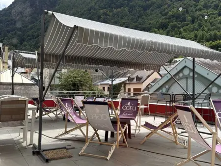 Studio cabine hyper-centre Cauterets, balcon + piscine : photo 9