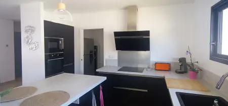Maison avec terrasse meublée et climatisation à Aressy : photo 3