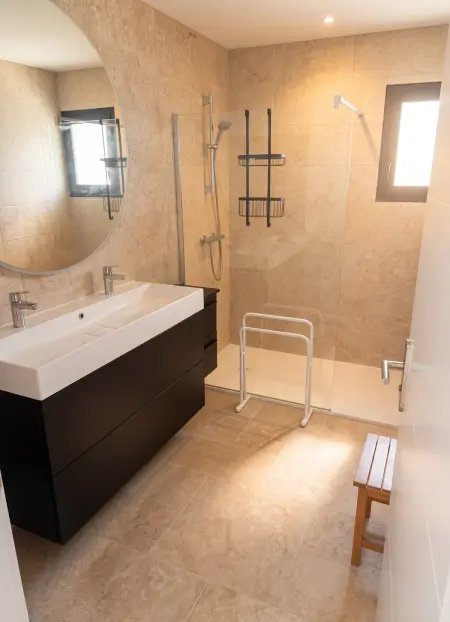 Maison avec terrasse meublée et climatisation à Aressy : photo 5